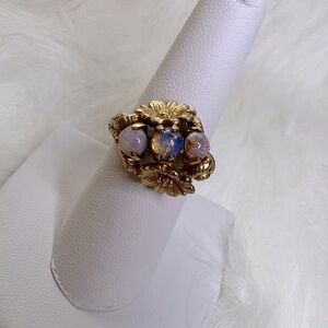 GORGEOUS vintage avon ring faux opal floral